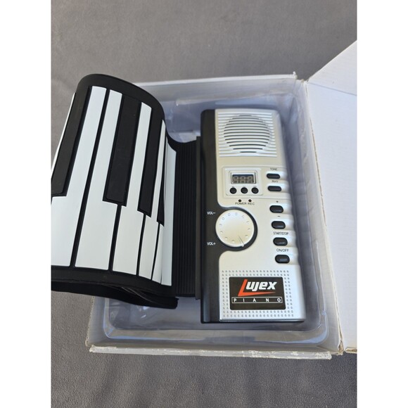 Professional Electronic Keyboard 61-key Hand-rolled Piano W/Speaker, Gift - Picture 2 of 10